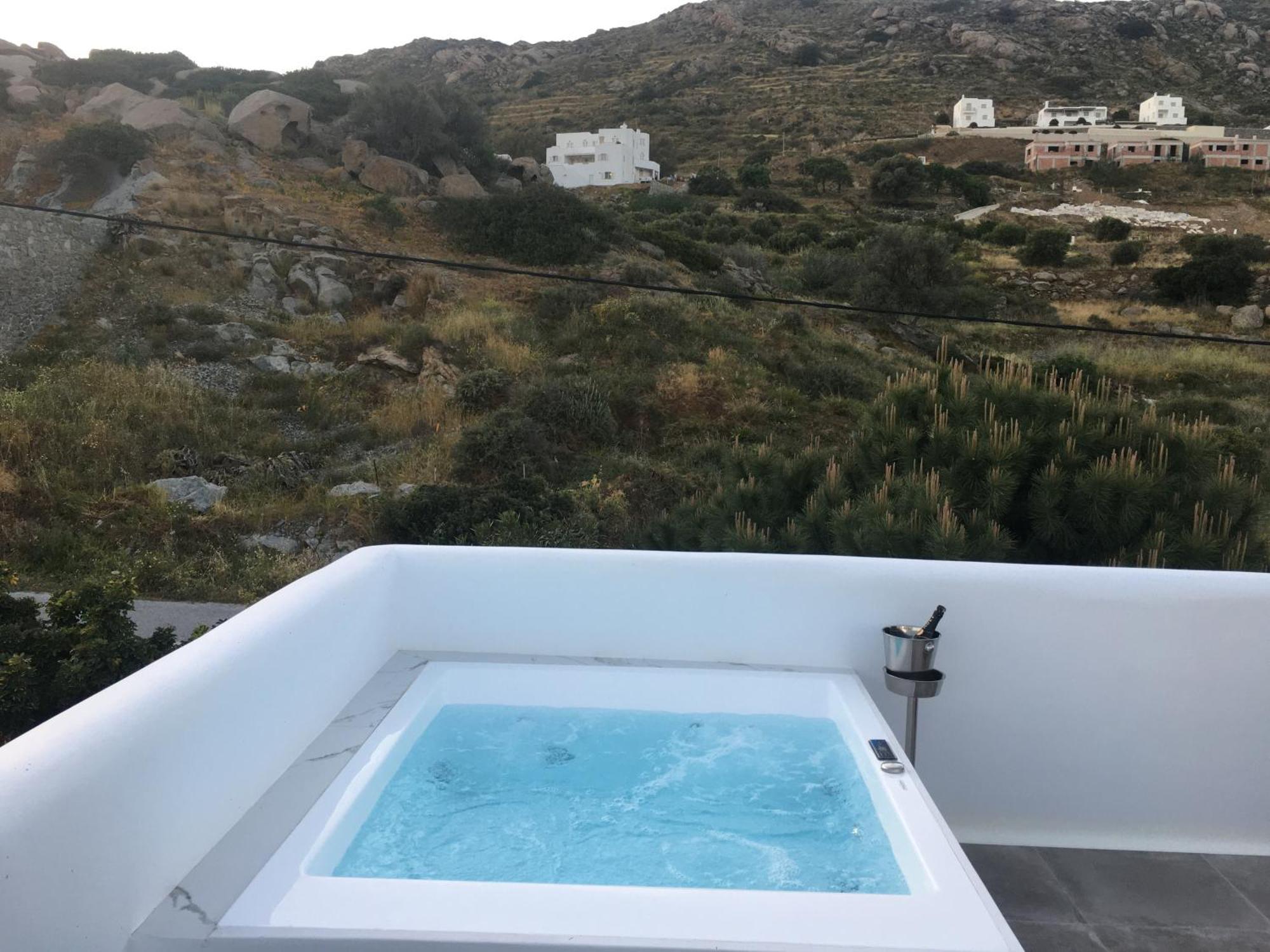 Ninemia Naxos Suites Agios Thaleleos エクステリア 写真